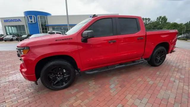 2024 Chevrolet Silverado 1500 4WD Crew Cab Short Bed Custom