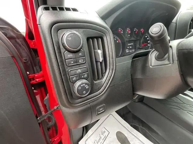 2024 Chevrolet Silverado 1500 4WD Crew Cab Short Bed Custom