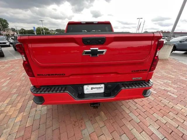 2024 Chevrolet Silverado 1500 4WD Crew Cab Short Bed Custom