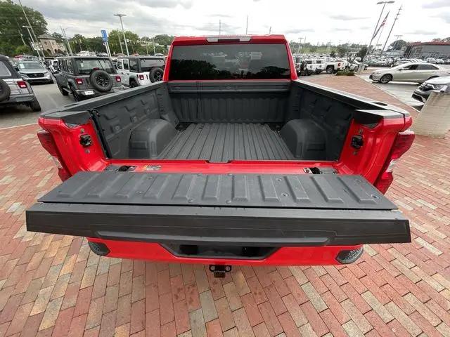2024 Chevrolet Silverado 1500 4WD Crew Cab Short Bed Custom
