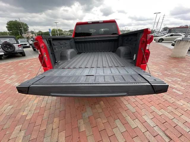 2024 Chevrolet Silverado 1500 4WD Crew Cab Short Bed Custom