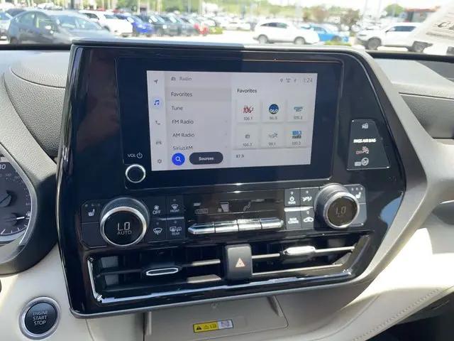 2024 Toyota Highlander XLE