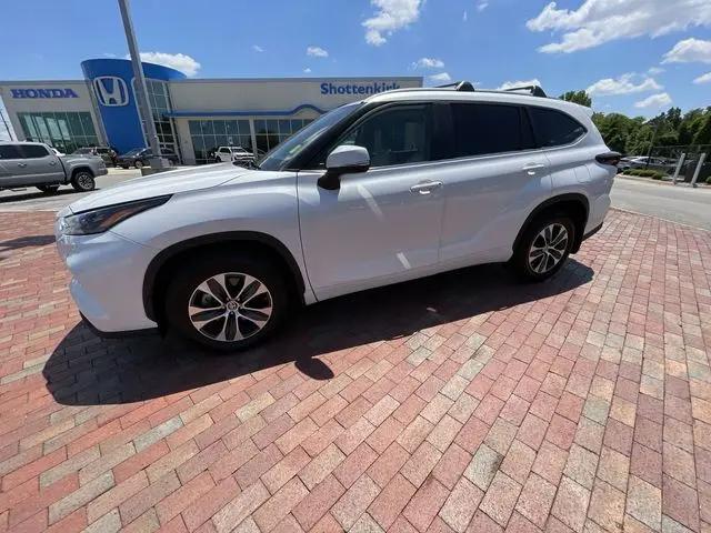 2024 Toyota Highlander XLE
