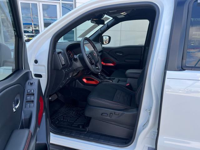 2025 Nissan Frontier Crew Cab PRO-4X 4x4