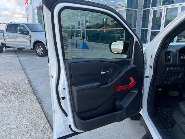 2025 Nissan Frontier Crew Cab PRO-4X 4x4