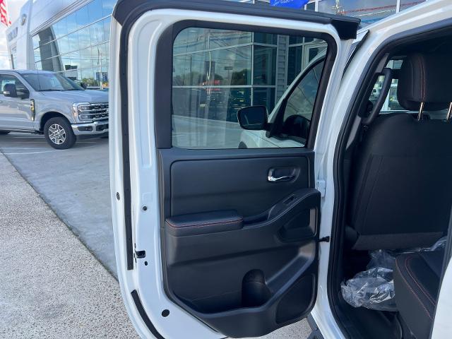 2025 Nissan Frontier Crew Cab PRO-4X 4x4