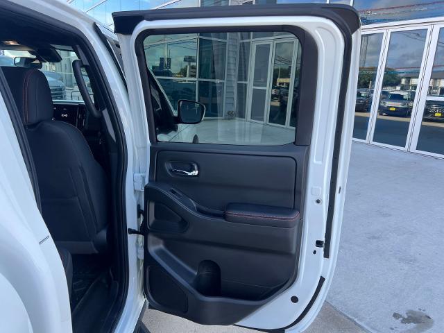 2025 Nissan Frontier Crew Cab PRO-4X 4x4