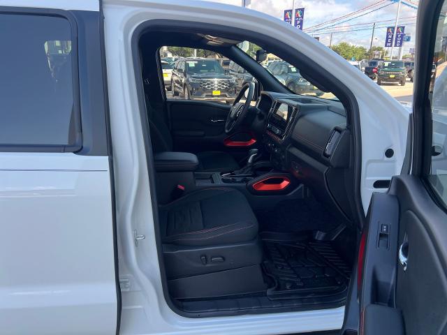 2025 Nissan Frontier Crew Cab PRO-4X 4x4