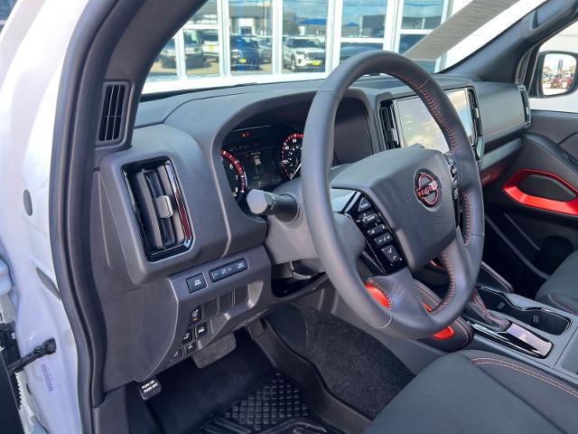 2025 Nissan Frontier Crew Cab PRO-4X 4x4