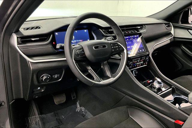 2025 Jeep Grand Cherokee L Altitude 4x2