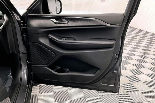 2025 Jeep Grand Cherokee L Altitude 4x2