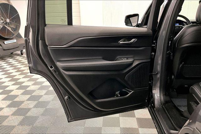 2025 Jeep Grand Cherokee L Altitude 4x2