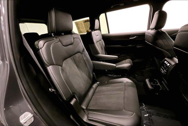2025 Jeep Grand Cherokee L Altitude 4x2