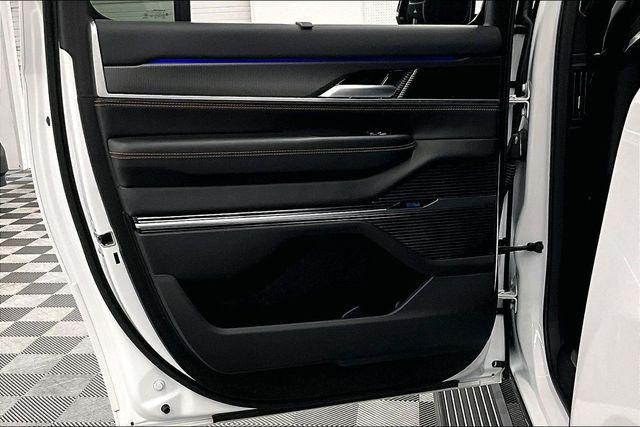 2024 Jeep Grand Wagoneer L Series III Obsidian 4x4