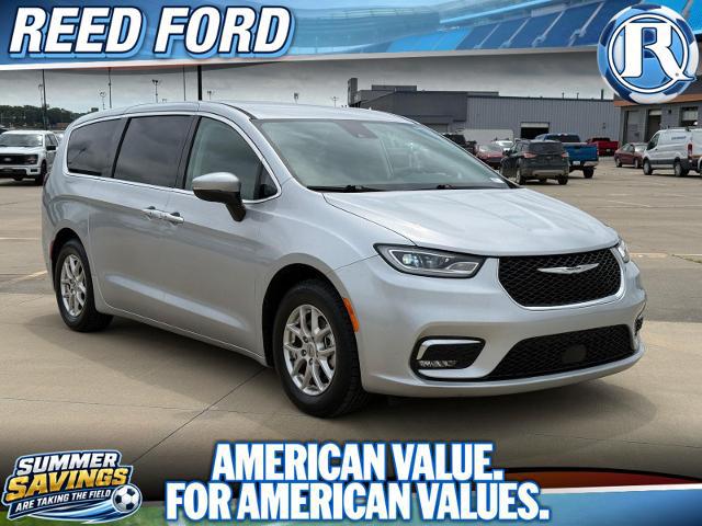 2023 Chrysler Pacifica Touring L for sale in Harrisonville, MO