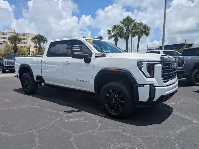 2024 GMC Sierra 2500HD 4WD Crew Cab Standard Bed AT4