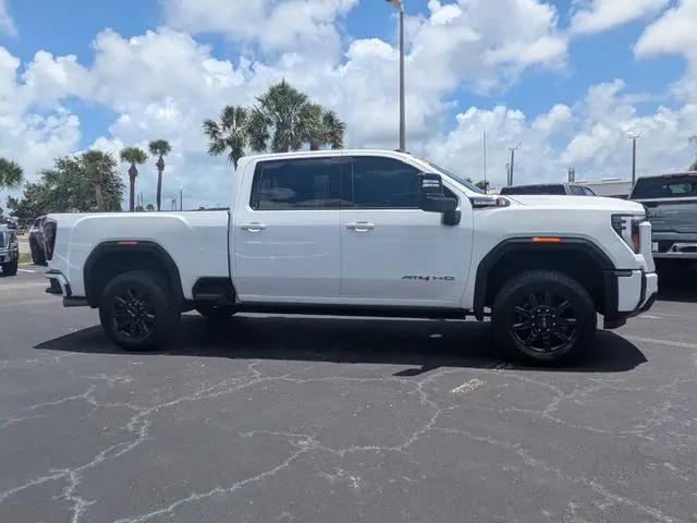 2024 GMC Sierra 2500HD 4WD Crew Cab Standard Bed AT4