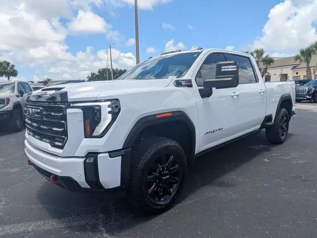 2024 GMC Sierra 2500HD 4WD Crew Cab Standard Bed AT4