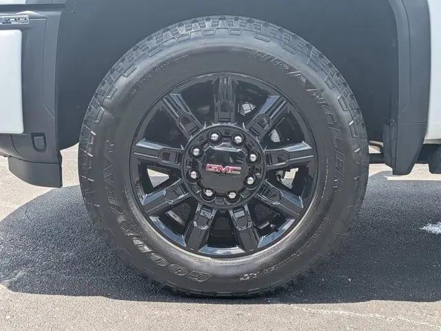 2024 GMC Sierra 2500HD 4WD Crew Cab Standard Bed AT4