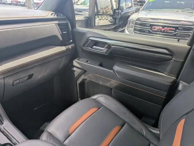 2024 GMC Sierra 2500HD 4WD Crew Cab Standard Bed AT4