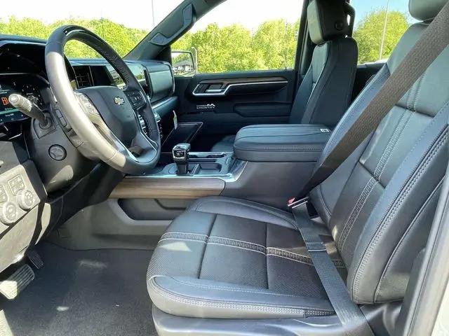 2026 Chevrolet Silverado 1500 4WD Crew Cab Short Bed High Country
