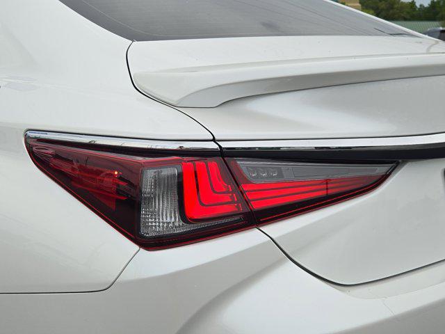 2024 Lexus ES 350 Ultra Luxury