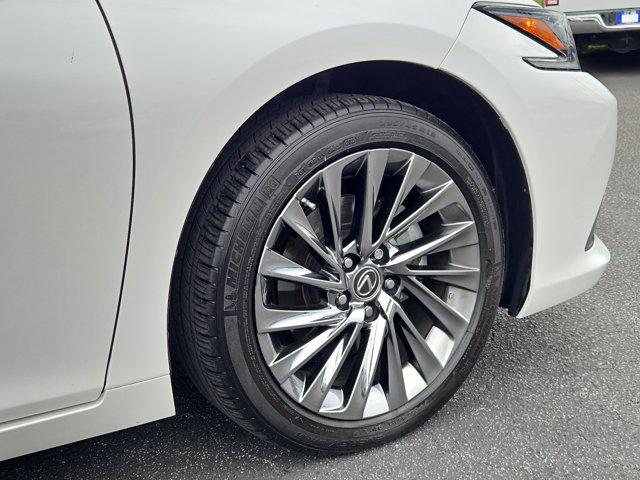 2024 Lexus ES 350 Ultra Luxury