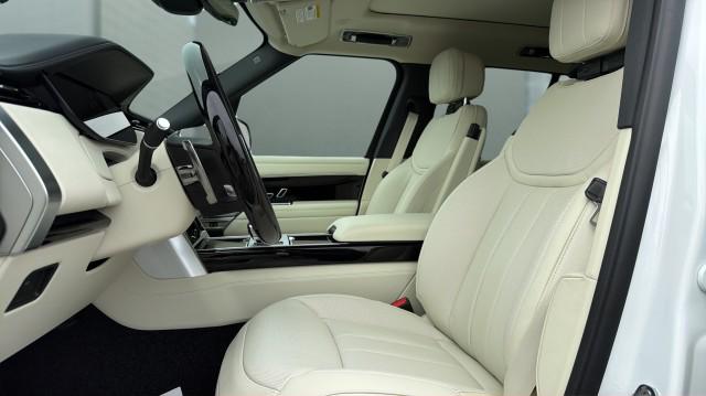 2026 Land Rover Range Rover P400 SE