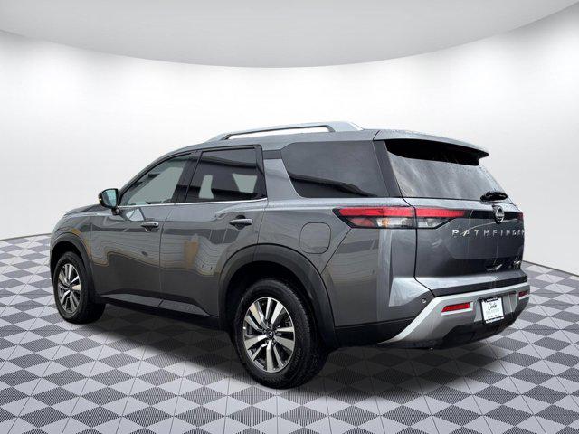 2025 Nissan Pathfinder SL 4WD