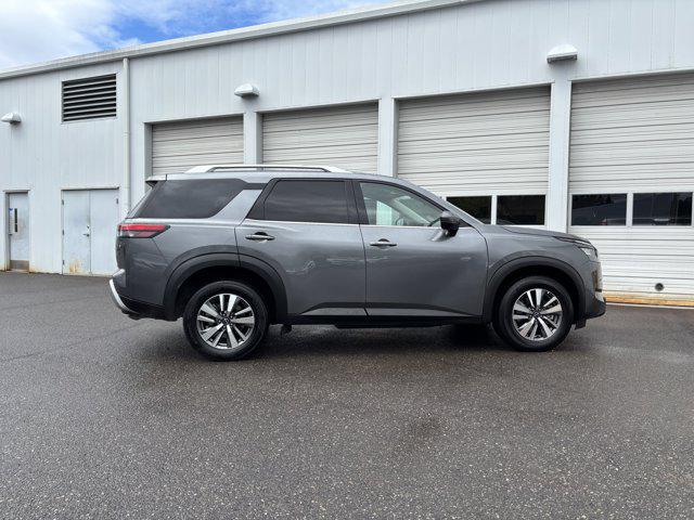 2025 Nissan Pathfinder SL 4WD