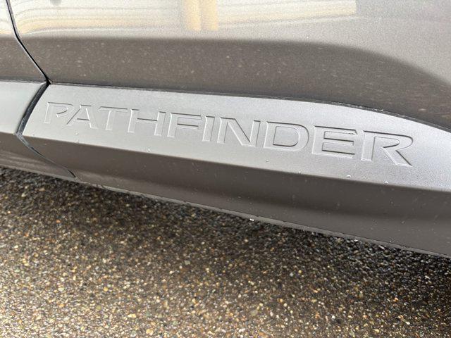 2025 Nissan Pathfinder SL 4WD