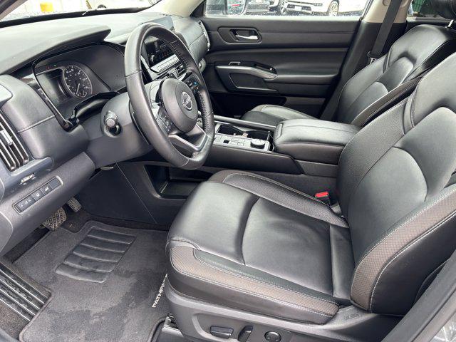 2025 Nissan Pathfinder SL 4WD