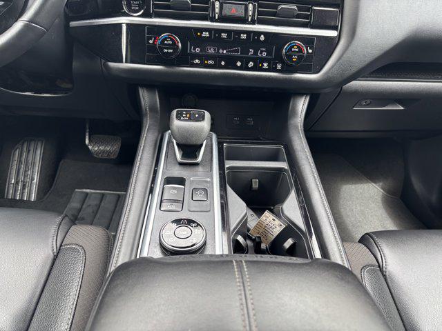 2025 Nissan Pathfinder SL 4WD