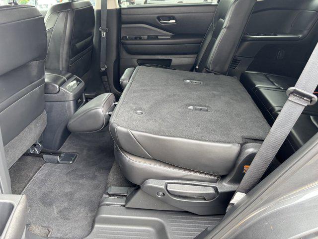 2025 Nissan Pathfinder SL 4WD