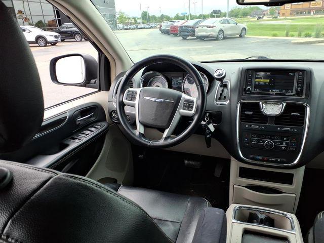 2015 Chrysler Town & Country Touring