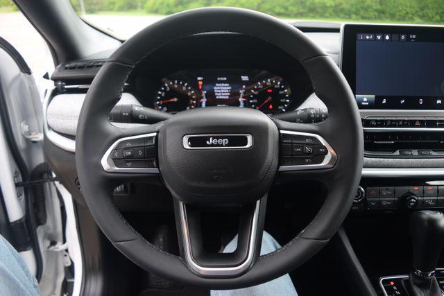 2023 Jeep Compass Latitude Lux FWD