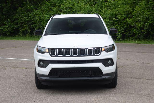 2023 Jeep Compass Latitude Lux FWD