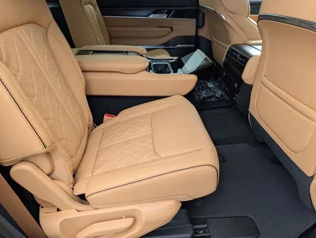 2026 Jeep Grand Wagoneer Summit Reserve 4x4