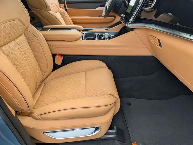 2026 Jeep Grand Wagoneer Summit Reserve 4x4