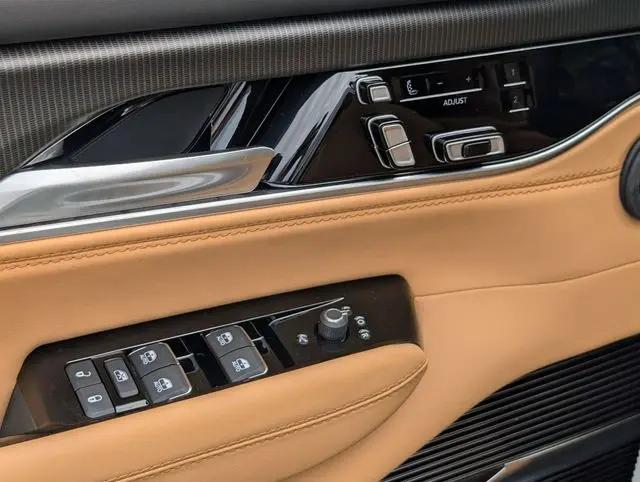 2026 Jeep Grand Wagoneer Summit Reserve 4x4