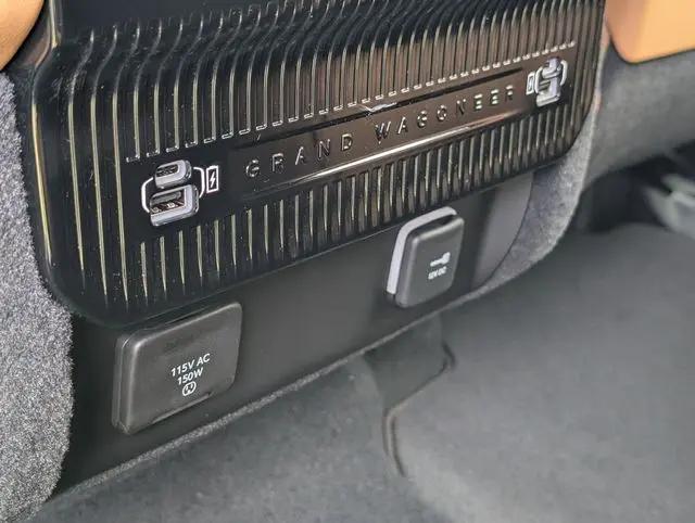 2026 Jeep Grand Wagoneer Summit Reserve 4x4