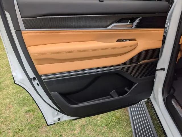 2026 Jeep Grand Wagoneer Summit Reserve 4x4