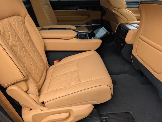 2026 Jeep Grand Wagoneer Summit Reserve 4x4