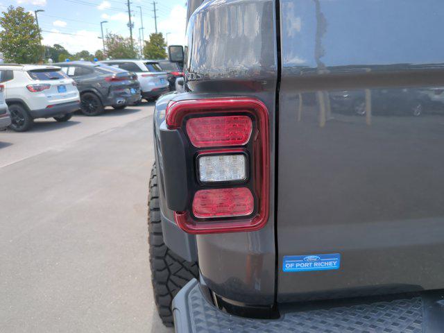 2022 Jeep Gladiator Sport