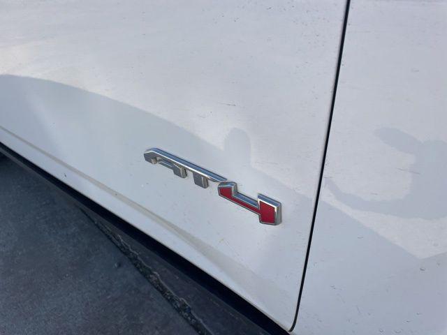 2023 GMC Yukon 4WD AT4