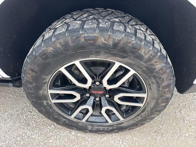 2023 GMC Yukon 4WD AT4