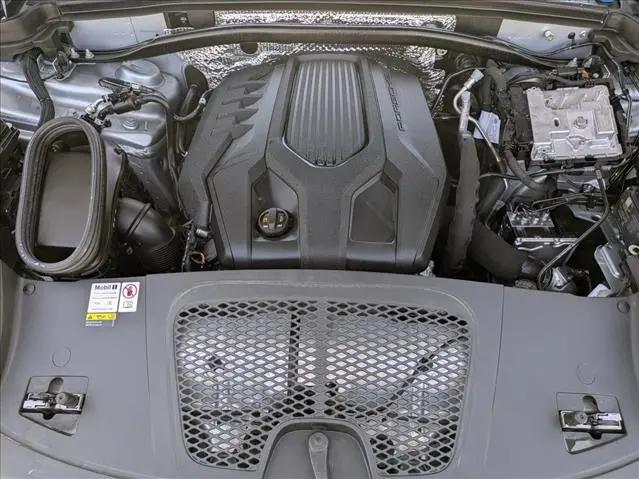 2023 Porsche Macan T