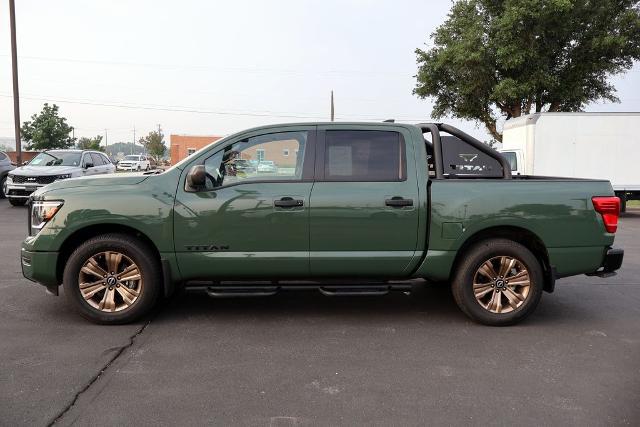 2024 Nissan Titan Crew Cab SV 4x2