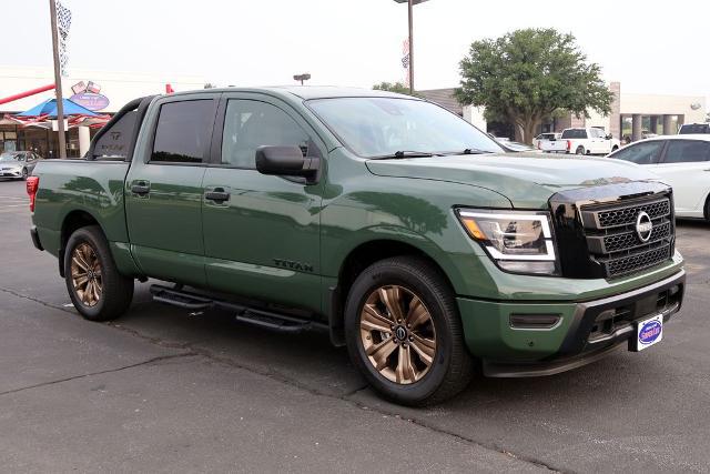 2024 Nissan Titan Crew Cab SV 4x2