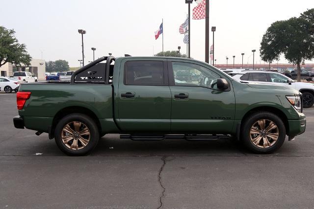 2024 Nissan Titan Crew Cab SV 4x2